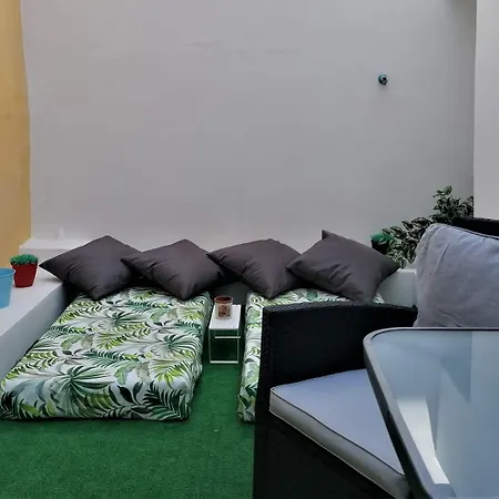 Temple בית הארחה 4*