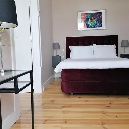 Temple בית הארחה 4*