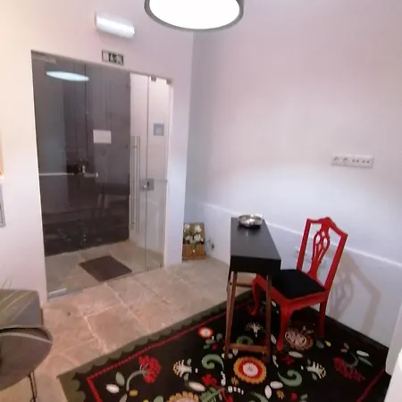 בית הארחה Temple 4*